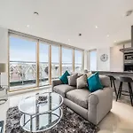 Amazing One Bedroom Penthouse In Wimbledon